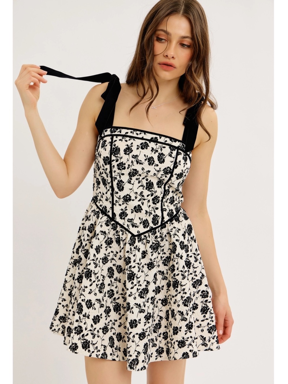 (709) A Little Drama Flocked Floral Velvet Mini Dress - M - NWT